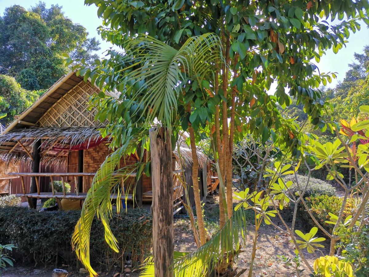 Phuhaya Bamboo Bungalows Ko Lanta Esterno foto