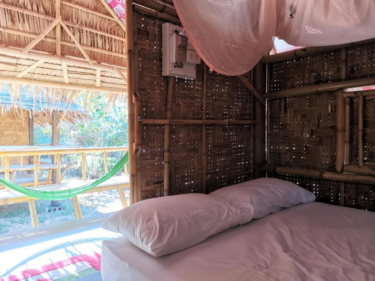 Phuhaya Bamboo Bungalows Ko Lanta Esterno foto